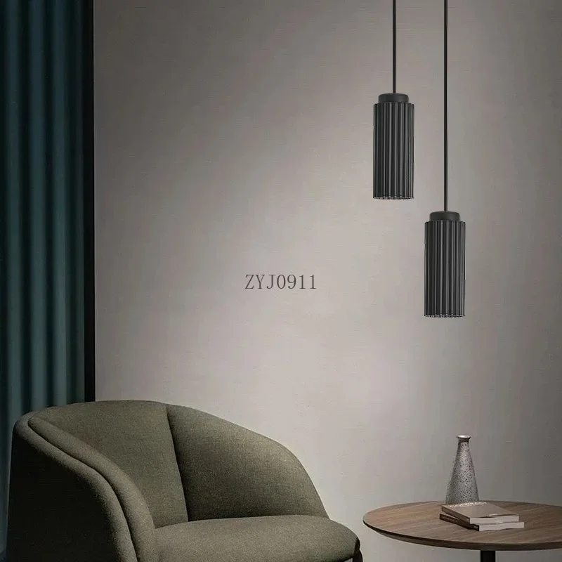 *الشمال الحد الأدنى مصباح معلق الحديد الملونة ثريا صغيرة السرير ضوء بار غرفة الطعام داخلي Droplight ديكور قلادة ضوء