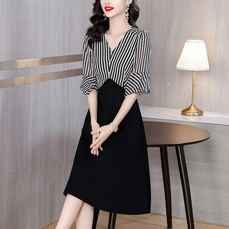 Temperament Office Lady Summer New Dresses Women\'s V-Neck Striped Button Patchwork Slim Half Sleeve Fake Two Pieces A-line Dress