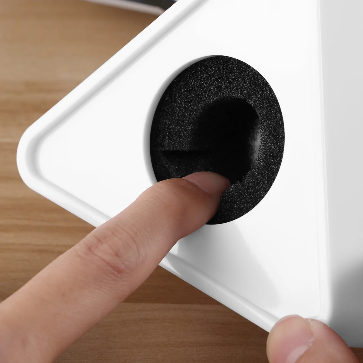 

Portable Triangular Microphone Station Logo White ABS Injection Molded for Professional Interview Mic Flag with Custom PVC Or