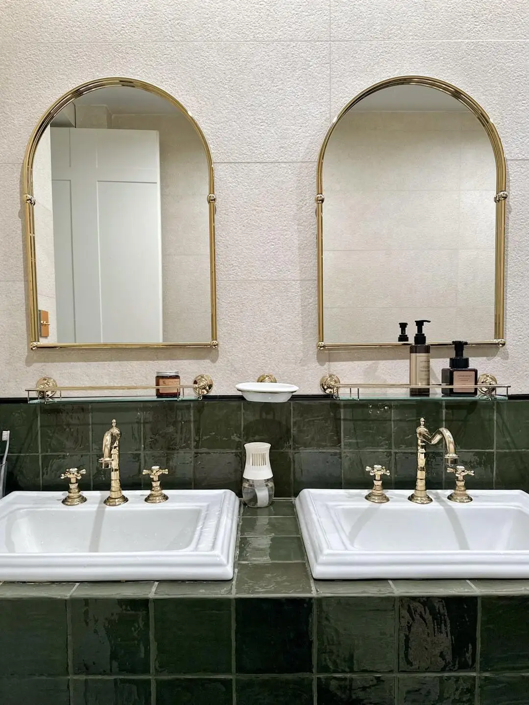 French retro Taichung  semi-embedded on-stage  square washbasin under-stage basin wash  ceramic