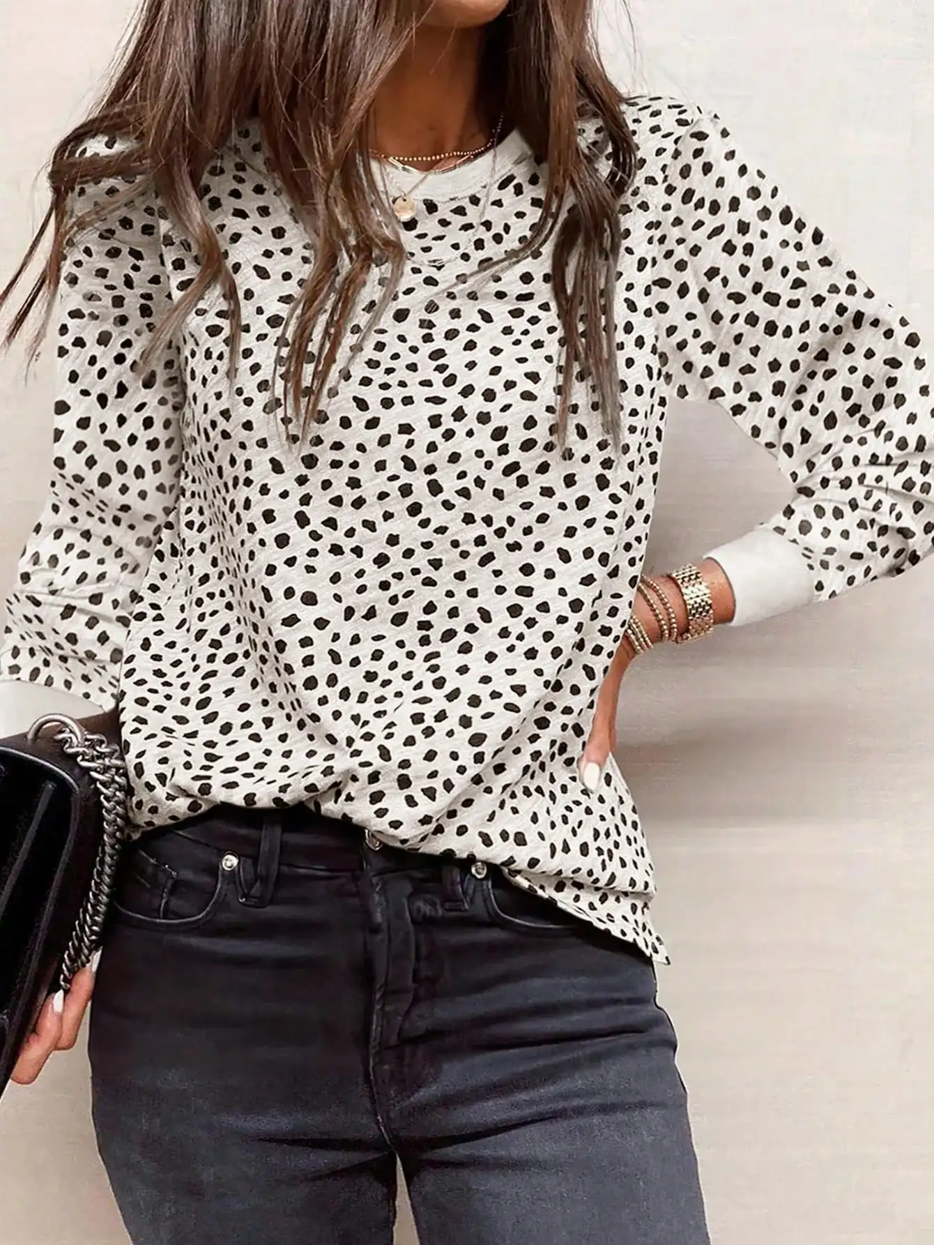 

Женская повседневная футболка с леопардовым принтом и длинными рукавами и круглым вырезом для весенне-осенних образов