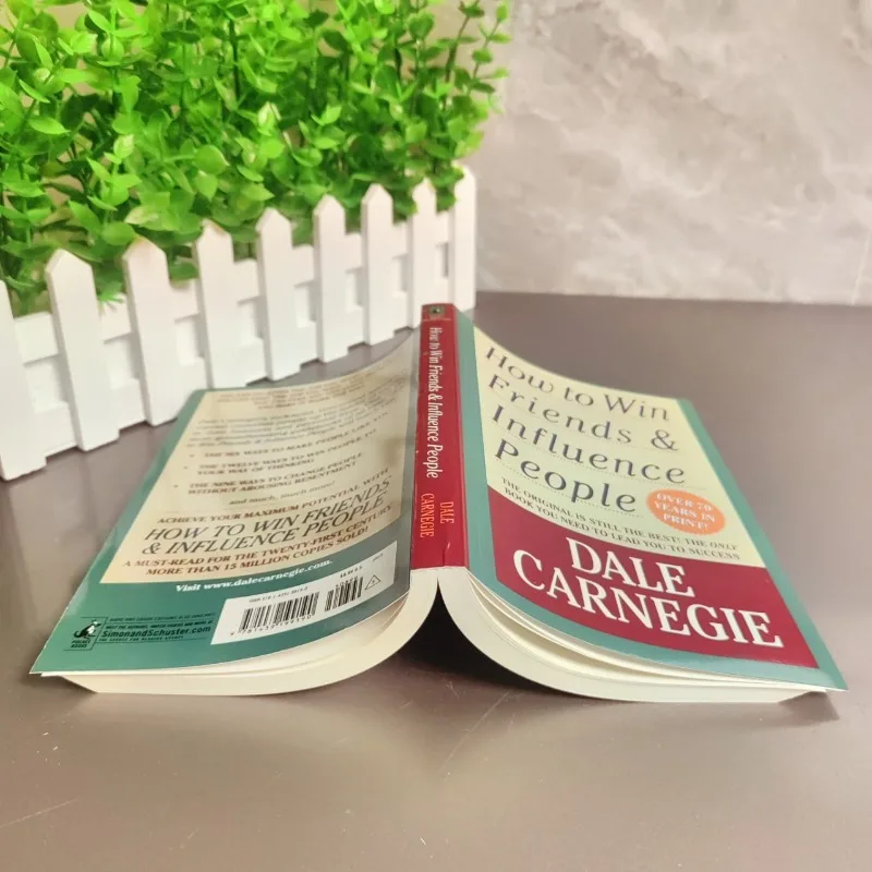 Libro de lectura sobre cómo ganar amigos e inclinar a las personas por Dale Carnegie, habilidades de comunicación Interpersonal, mejora de la automejora