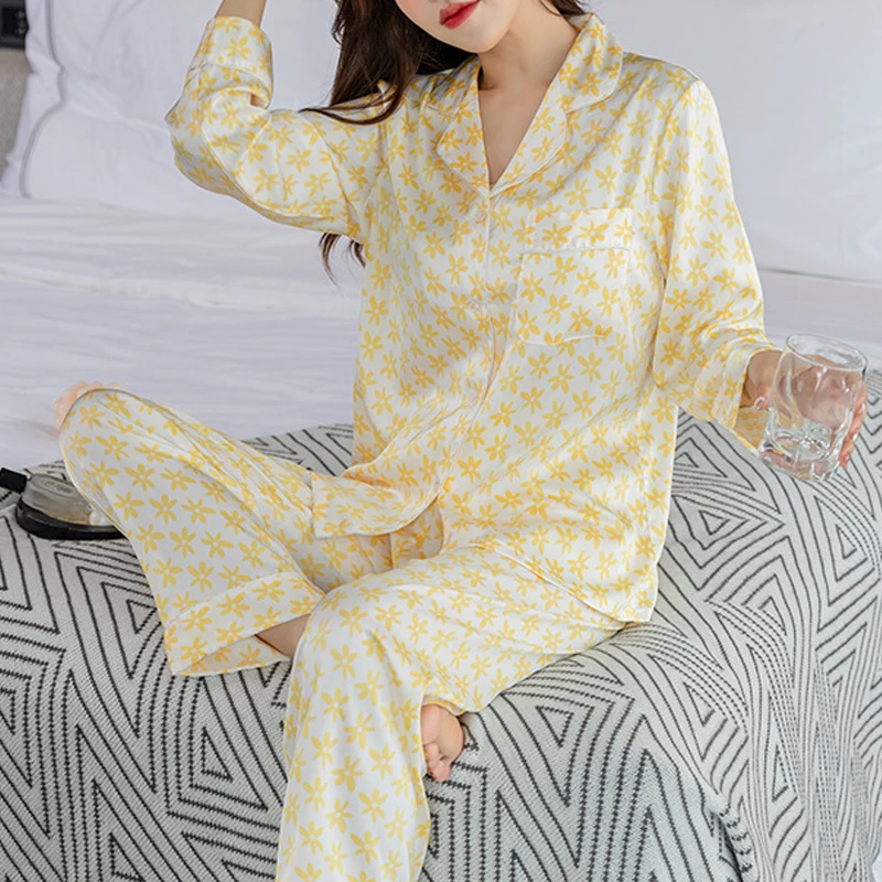 

New Fashion Women's Ice Silk Long-Sleeved Printed Pajamas Set Spring Autumn Thin Style Home Clothes Loose Loungewear Nightwear
