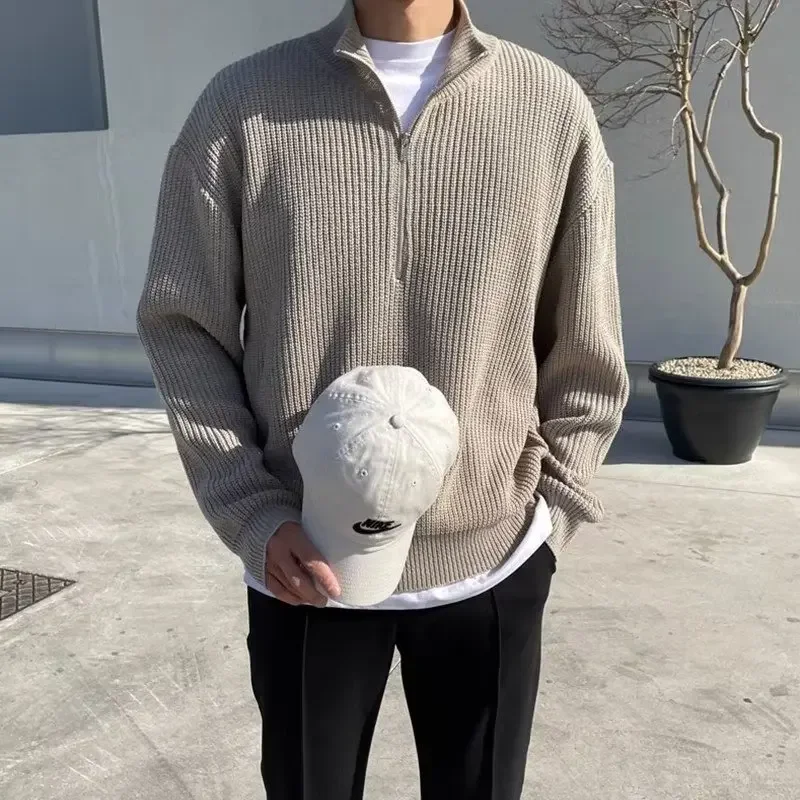 Herbst Herren-Strickjacke mit halbem Reißverschluss im koreanischen Stil, trendiges, vielseitiges Stehkragen-Strickoberteil, lässige Szene,