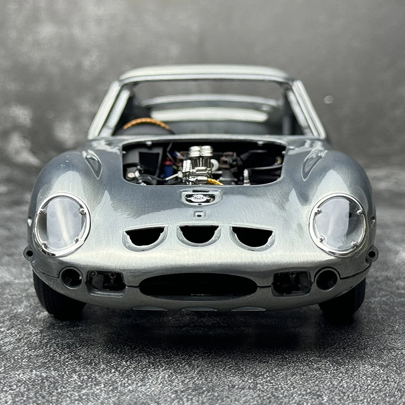 CMC 1:18 250GTO Skeleton Clear Paint Edition Limited Edition Alloy Car Model Collection Gift