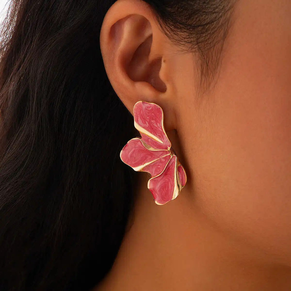 

New Sweet Base Oil Earrings Flower Design Minimalist Chic Leaf Elegant Earrings Fashionable Jewelry