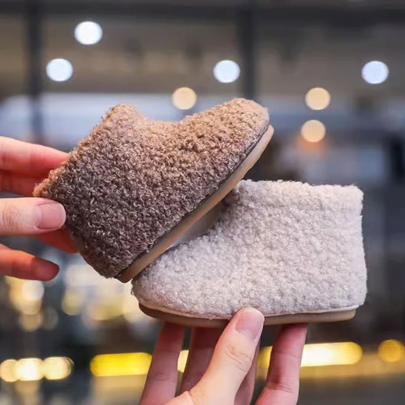 

Зимние детские ботинки2025Осенние новые детские бархатные туфли на плоской подошве Ретро повседневные ботинки для девочек Нескользящие универсальные хлопковые короткие сапоги для девочек