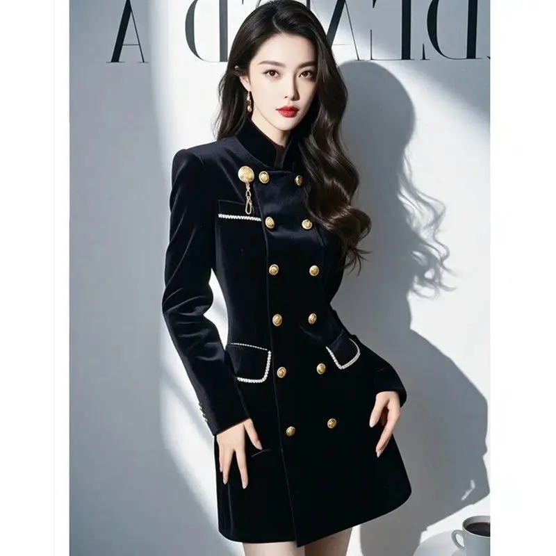 

2026 Autumn and winter high-end wear temperament Hepburn style black velvet dress