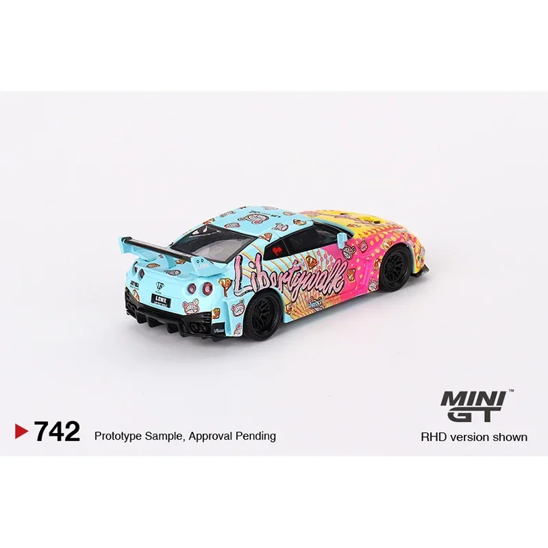 In Stock 1:64 MINIGT LBWK R35 35GT-RR Kuma 742 Diecast Diorama Model Collection Miniature Toys