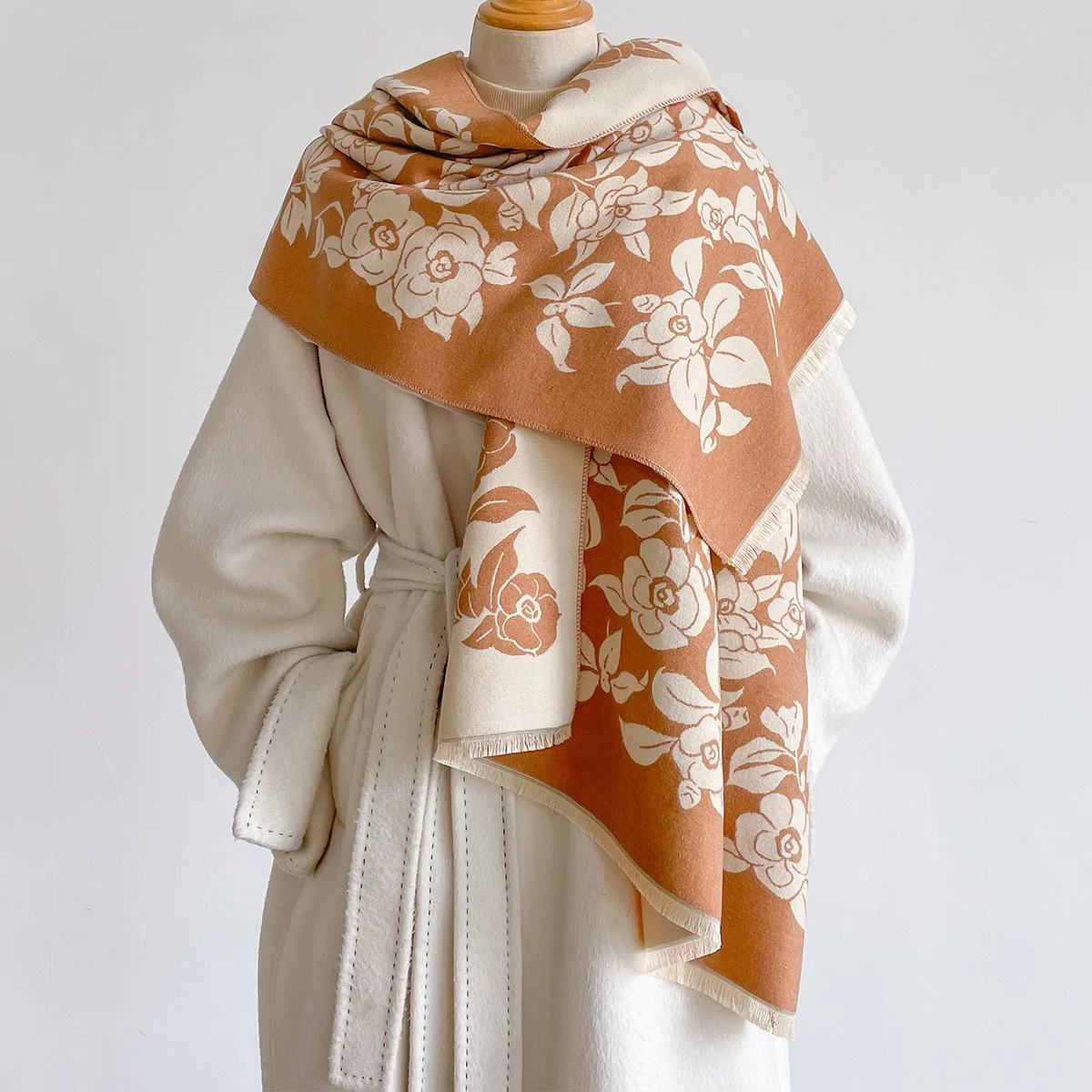 High Texture Vintage Floral Cashmere Feel Scarf For Women Oversized Fringed Shawl All Match Autumn Winter Fashion Outfit Decor