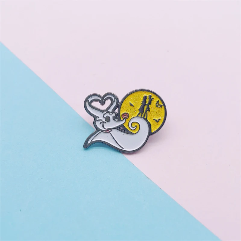 Creative Cute Anime Love Enamel Brooch Night Sky Boys Girls Embrace Alloy Pins Badge Fashion Jewelry Gift For Friends