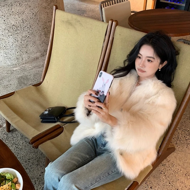 معاطف ثعلب طبيعي من YOLANFAIRY معاطف نسائية شتوية دافئة ورقبة على شكل حرف v وأكمام طويلة على الطراز الكوري معاطف فرو ثعلب كاملة حقيقية للسيدات 2025