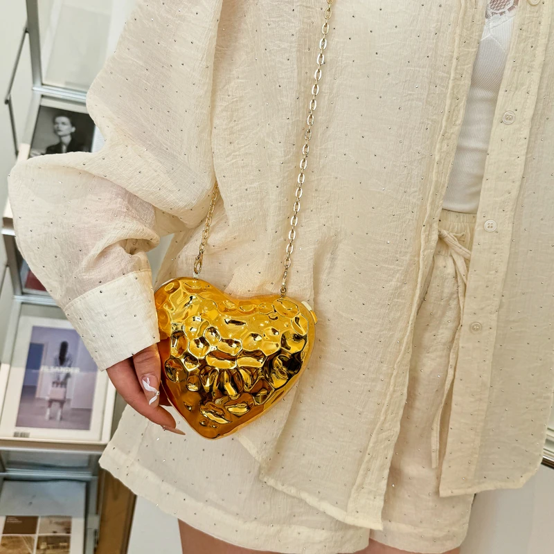 Heart Bag Women Famous Brands Luxury Clutch Female Wedding Evening Party Purse Makeup Shoulder Bags Gold Chain Wallet Sac 2024