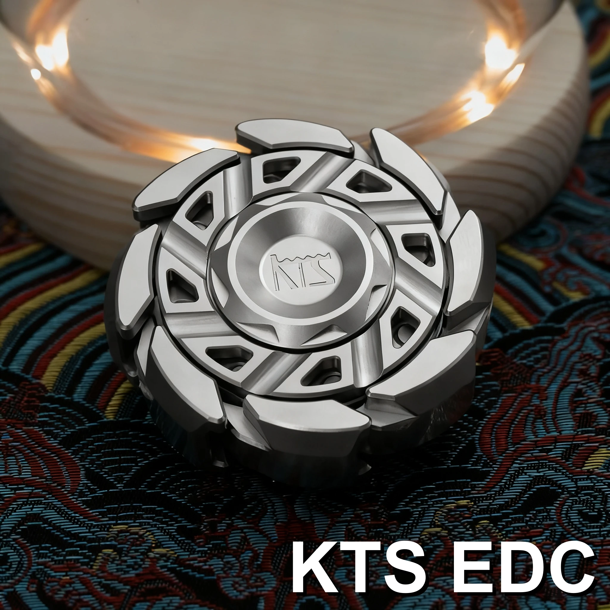KTS EDC ثمانية شفرات تململ سبينر مفتوحة مسمار الدوران تململ سبينر لعبة لتخفيف الضغط ألعاب متململة للبالغين