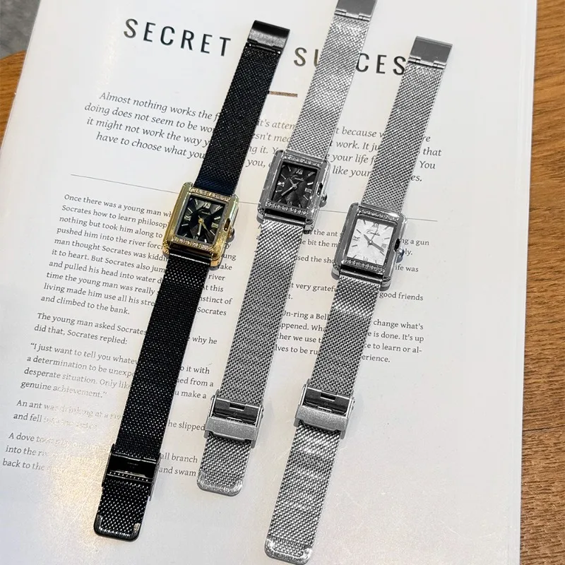 New diamond pattern fashion girls watch simple temperament light luxury versatile quartz watch birthday gift