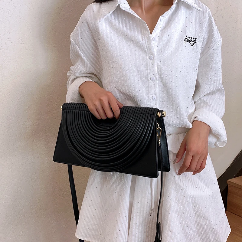 

Elegant Women's Crossbody Bag Leather Messenger Bag Style From Famous Designer Classic Collection