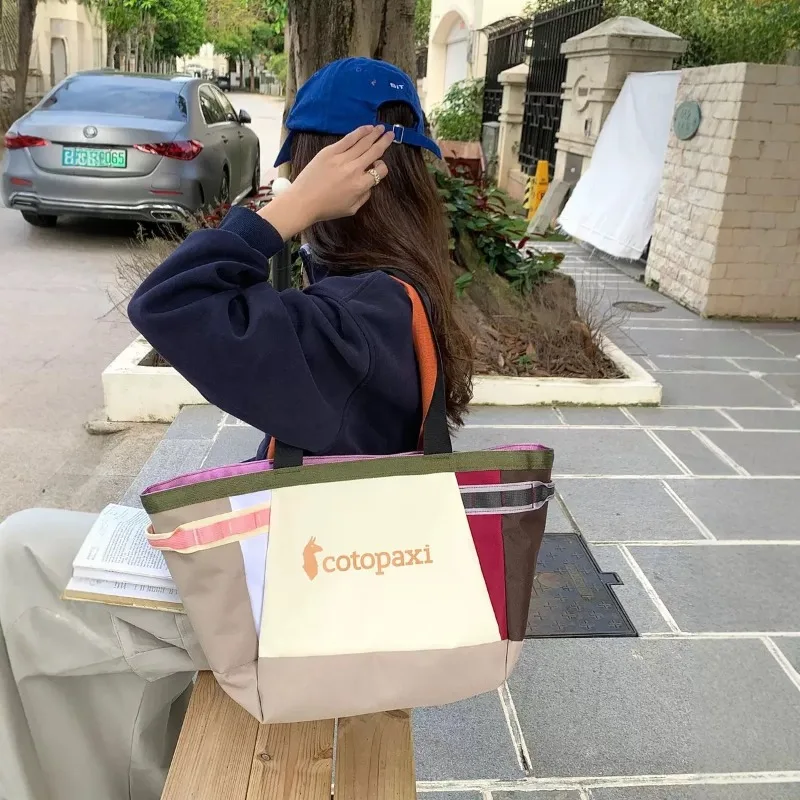 2026 حقيبة يد كبيرة ملونة جديدة 30L جيب كتف واحد الألبكة الدوبامين حقيبة يد حقيبة سفر في الهواء الطلق #4