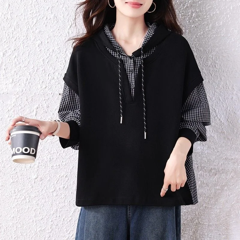 

Женская осенняя мода 2025 года, универсальная клетчатая лоскутная футболка с капюшоном, свободный тонкий топ