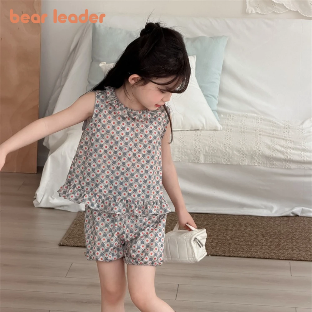 

Комплект Bear Leader Daily Lapel: топ без рукавов с плиссировкой и принтом + шорты, новая летняя корейская версия, модная одежда для девочек