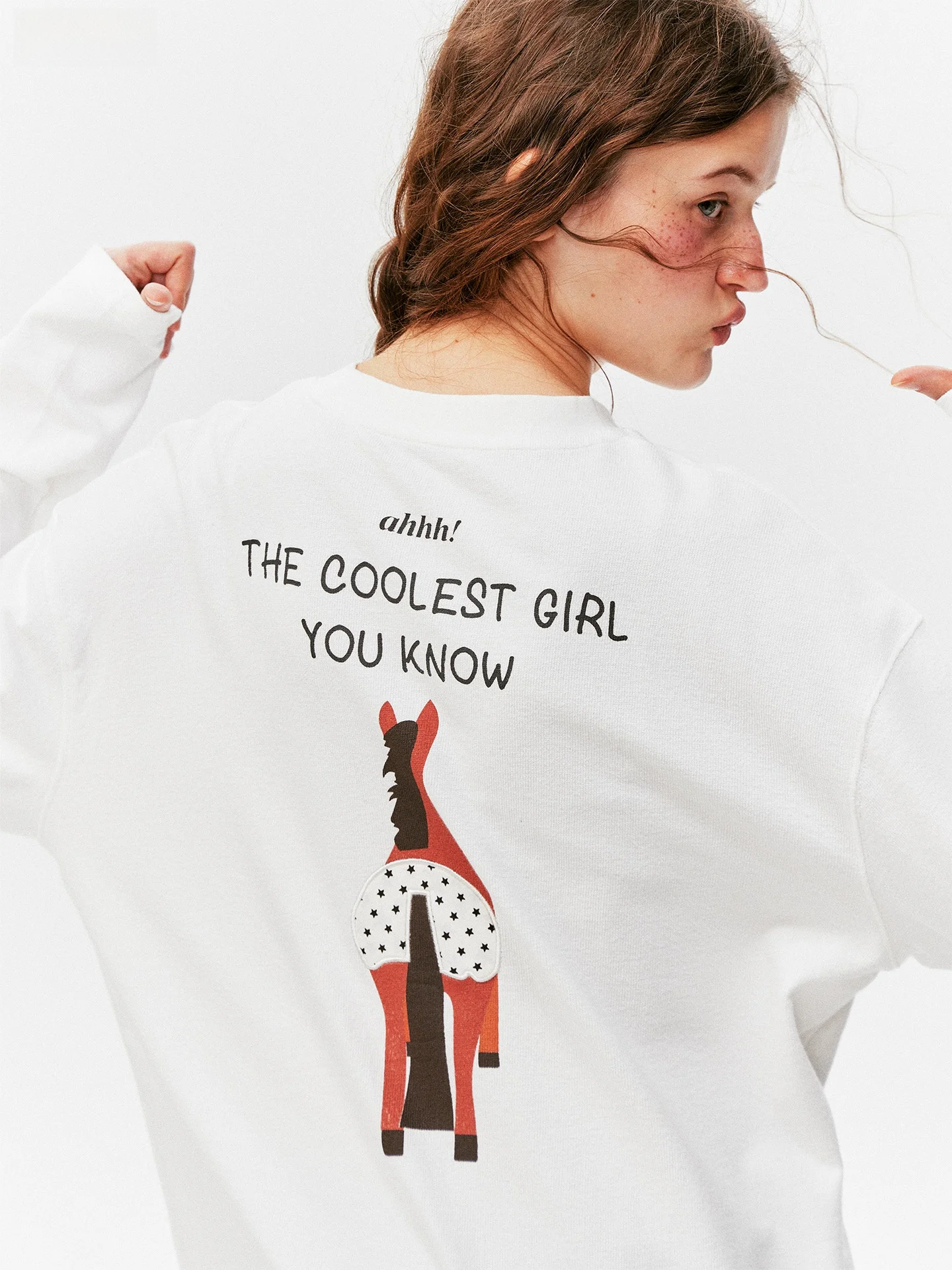 

Классическая круглая футболка из чистого хлопка с вышивкой и принтом, с длинным рукавом, свободного кроя, женская, повседневная, из зимней коллекции