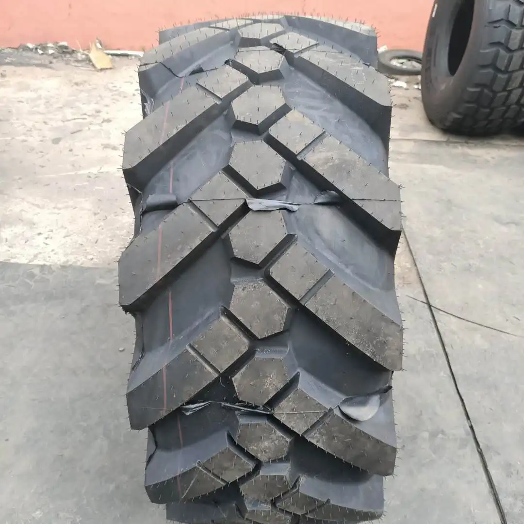 Wholesale 445/70R22.5  445/70R19.5 18R22.5 18R19.5  Off-road Tread Tires 445/70R22.5 19.5 Oilfield Workover Rig Tires