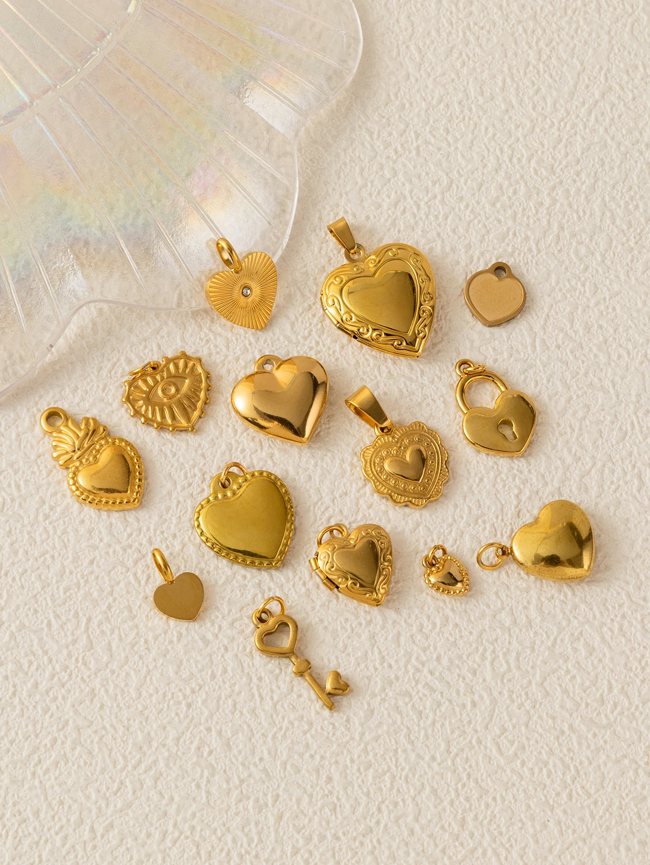 

1PC 18K gold plated stainless steel pendant, various heart-shaped pendants, suitable for DIY jewelry accessories such as bracele