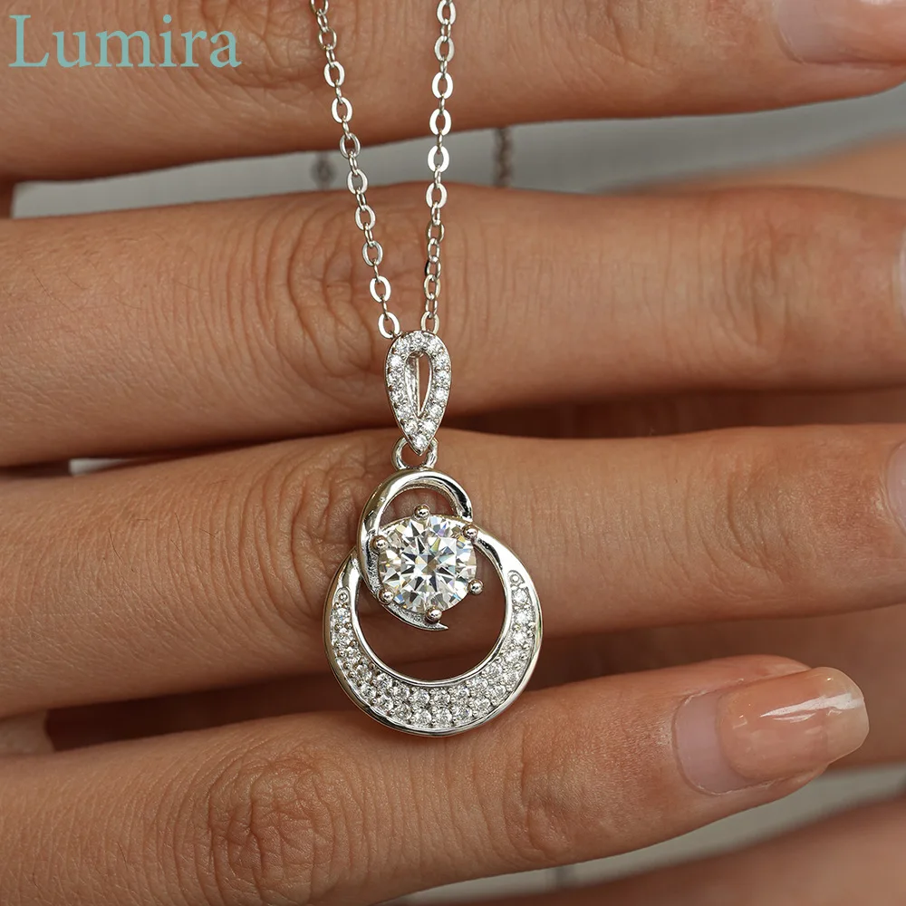 

Lumira Fashion Star Moon Round Pendant Platinum PT950 Clavicle Chain 1 Carat Moissanite Necklace for Women Fine Jewelry Gift