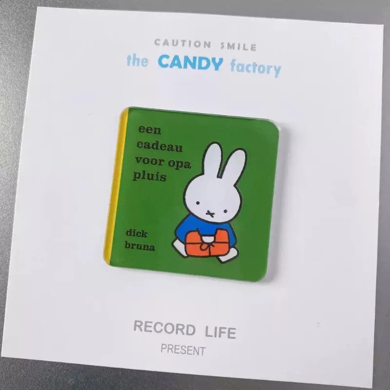 Pegatina para refrigerador de Miffy, con un diseño de dibujos animados de gran calidad y colores vivos, ideal para decorar el hogar, con motivos femeninos, dulces y adorables, de estilo sencillo, hecha de acrílico y con imán, perfecta como regalo.