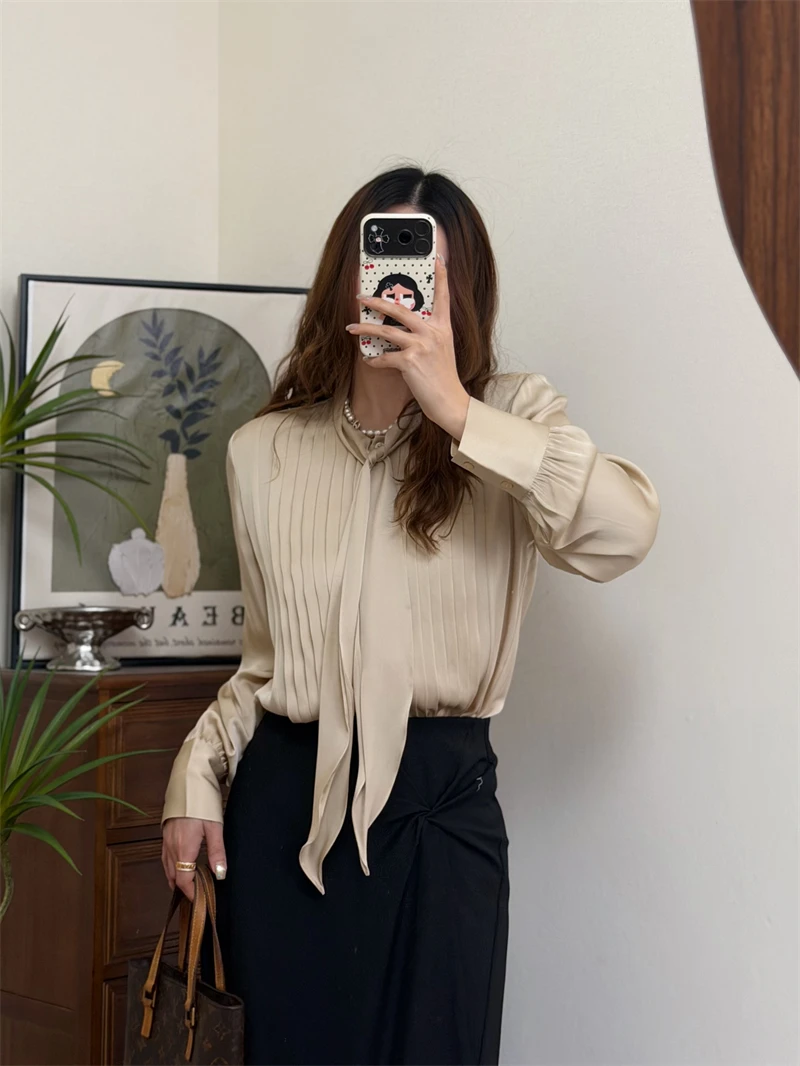 

Elegant Long Sleeve Silk Shirt for Women Commute Ceiling Pearl Sensation Elastic Silk Spring Atmosphere Sash Top