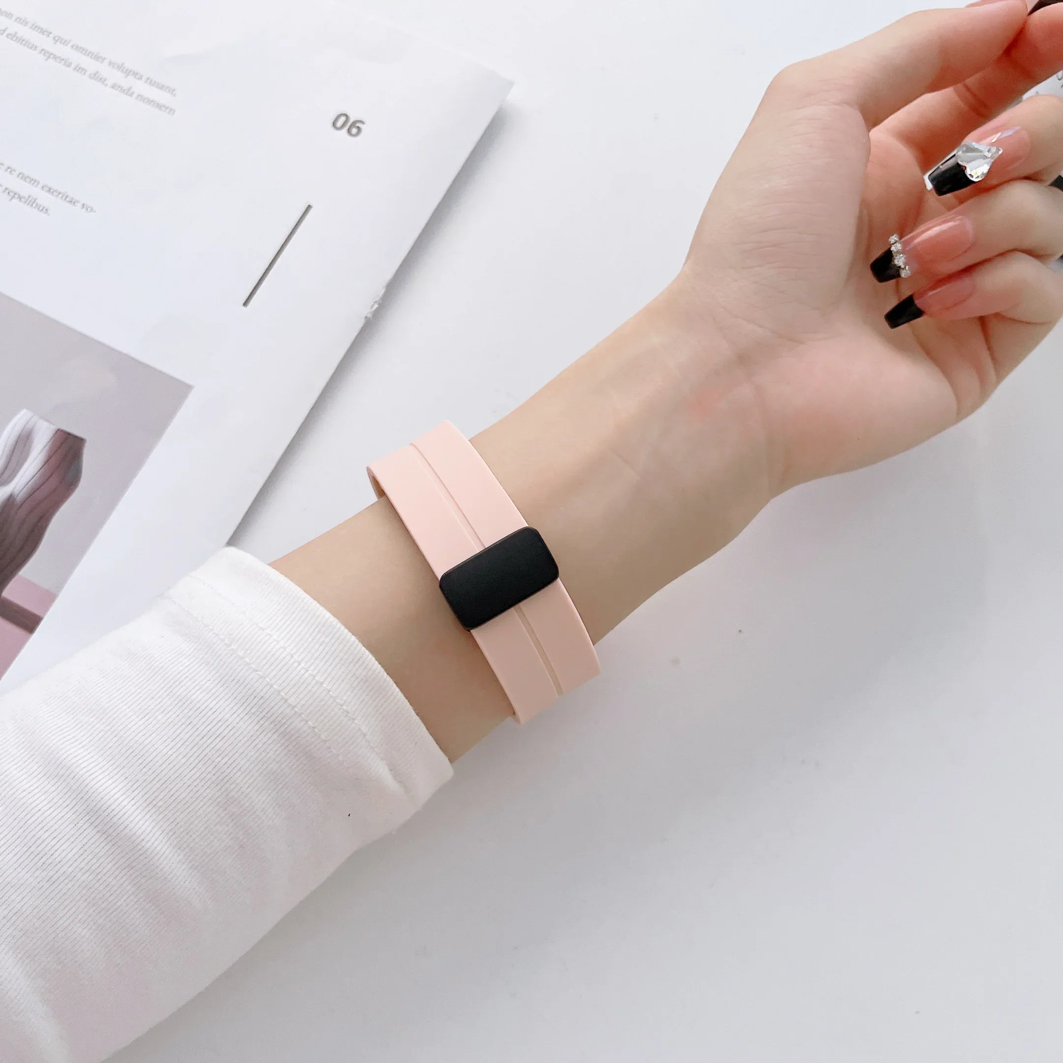 Fitbit Versa 2 / Versa Lite / Versa 1/ SE 시계 밴드 스포츠 팔찌용 실리콘 마그네틱 버클 스트랩