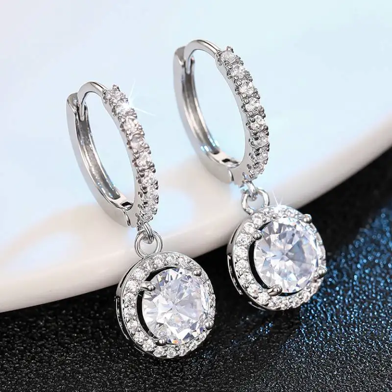 Huitan Elegante Damen-Tropfenohrringe, eingelegt, funkelnder Zirkonia, Hochzeit, Verlobung, Accessoires, silberfarben, Modeschmuck