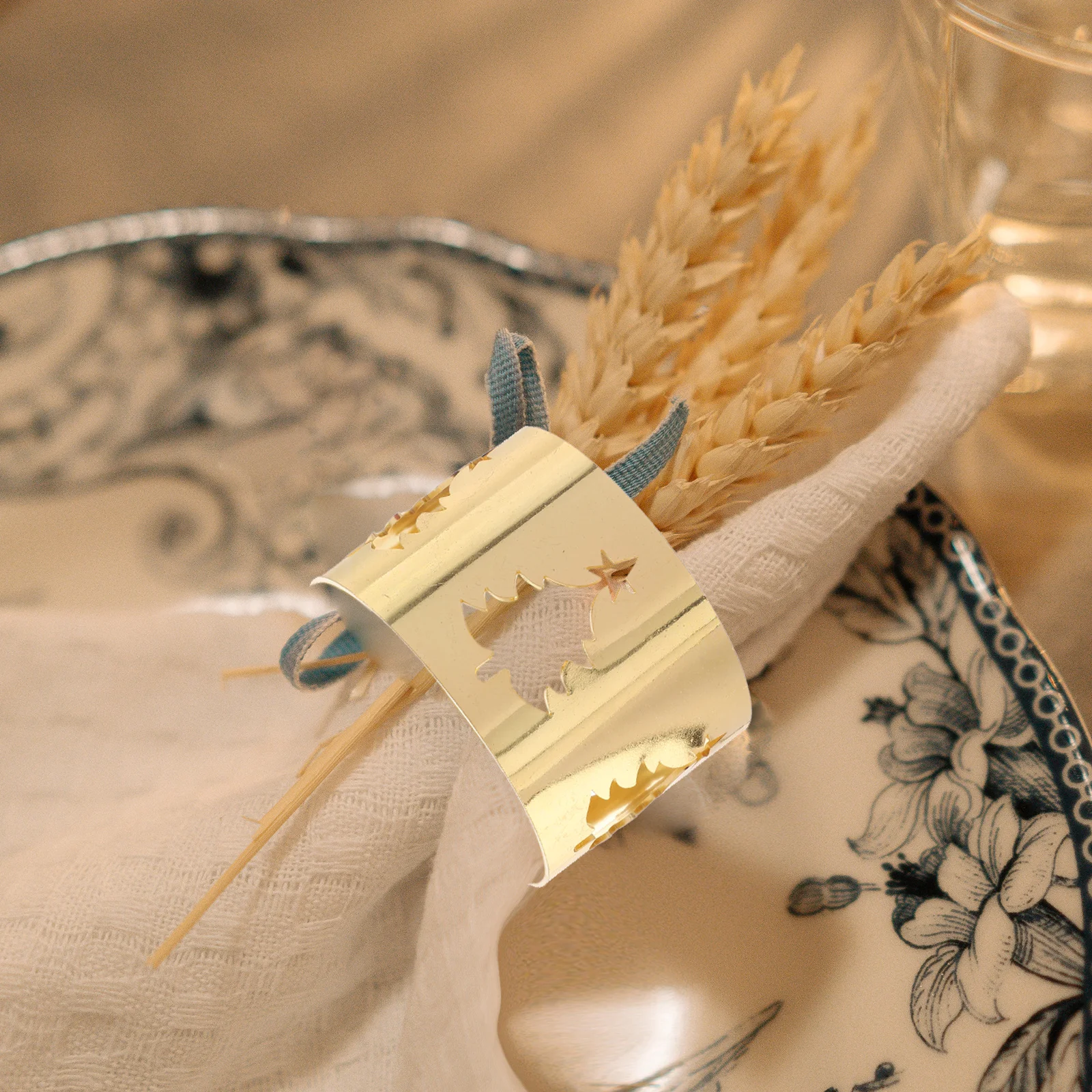 

5Pcs Christmas Napkin Rings Metal Decorative Xmas Buckles Table Decor Party Wedding Holiday Dining Christmas Napkin Rings