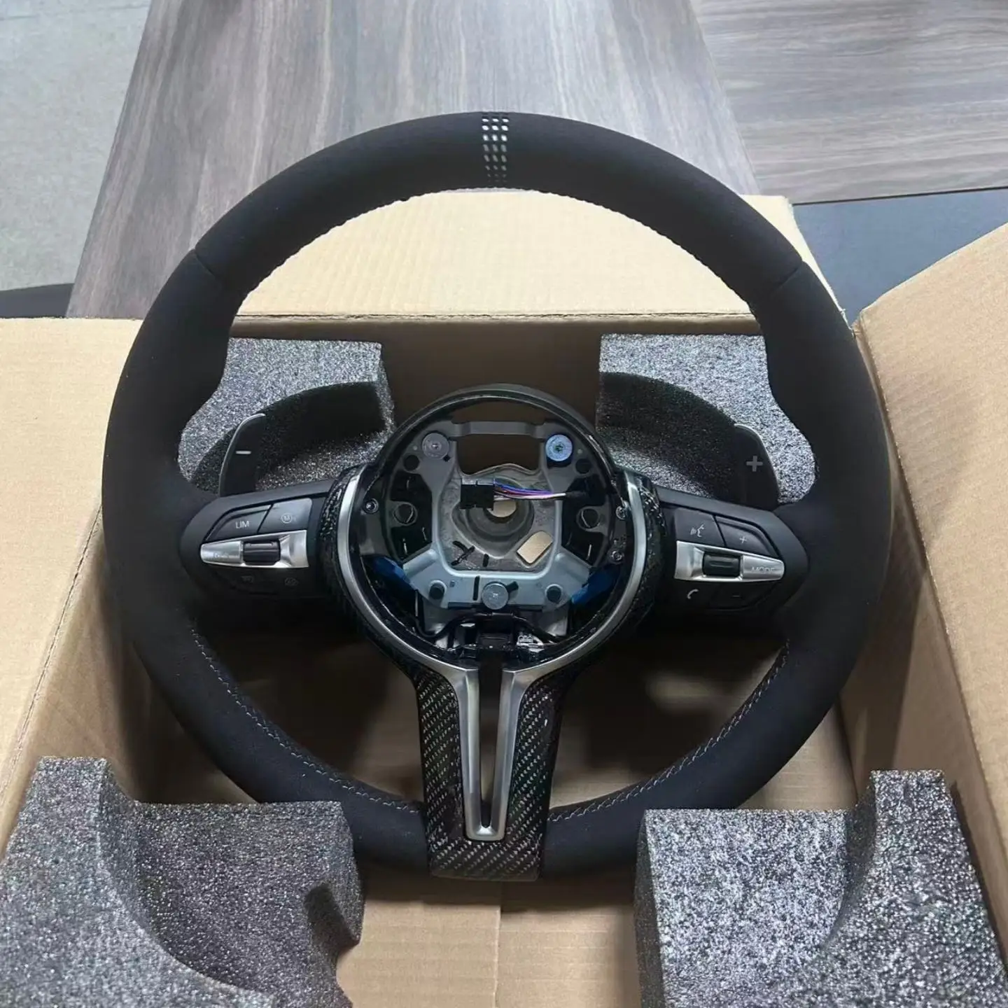 Customized Full Suede Steering Wheel Suitable For BMW F10 F30 F31 F32 F20 E92 E60 X6 E71 X5 E70 M3 M4 M5 M6 Car Steering Wheel view 6