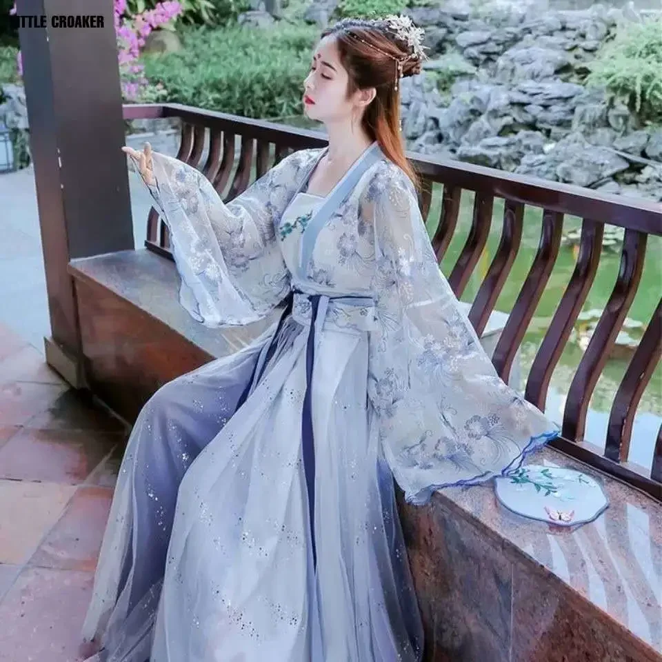 Disfraz tradicional chino Hanfu para mujer, traje de Cosplay de la antigua dinastía Han, vestido de espectáculo de escenario, conjunto de traje de Baile Folclórico chino, 2023