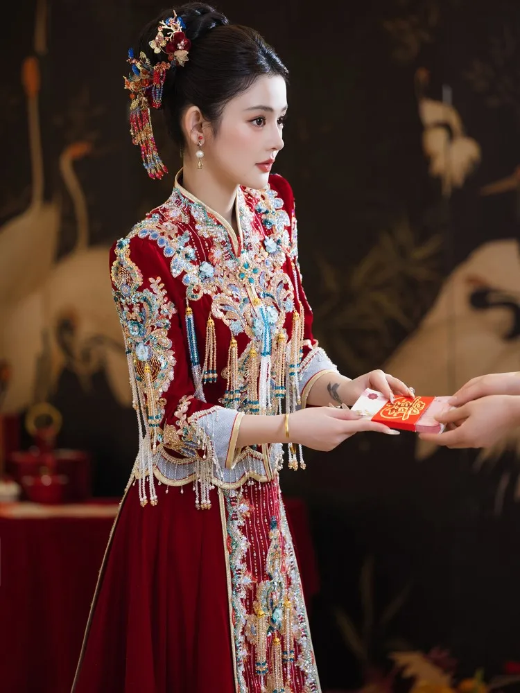 

New wedding dress and with a Chinese style