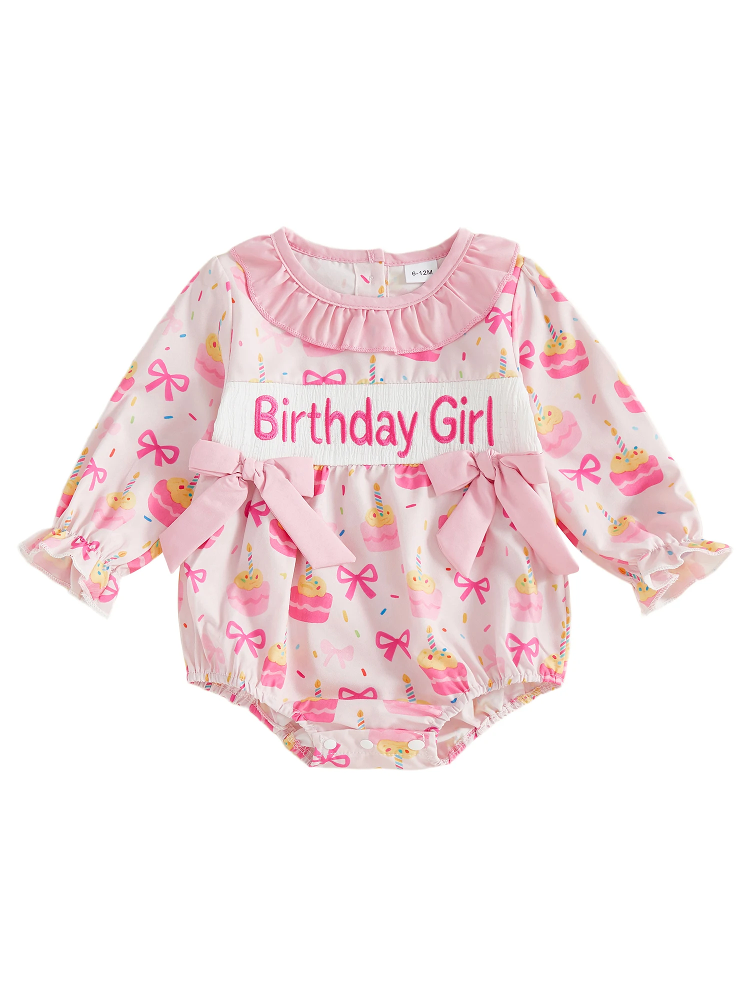 Adorable mono de cumpleaños infantil con bonitos detalles de lazo, mangas con volantes y patrón de magdalenas, perfecto para celebrar