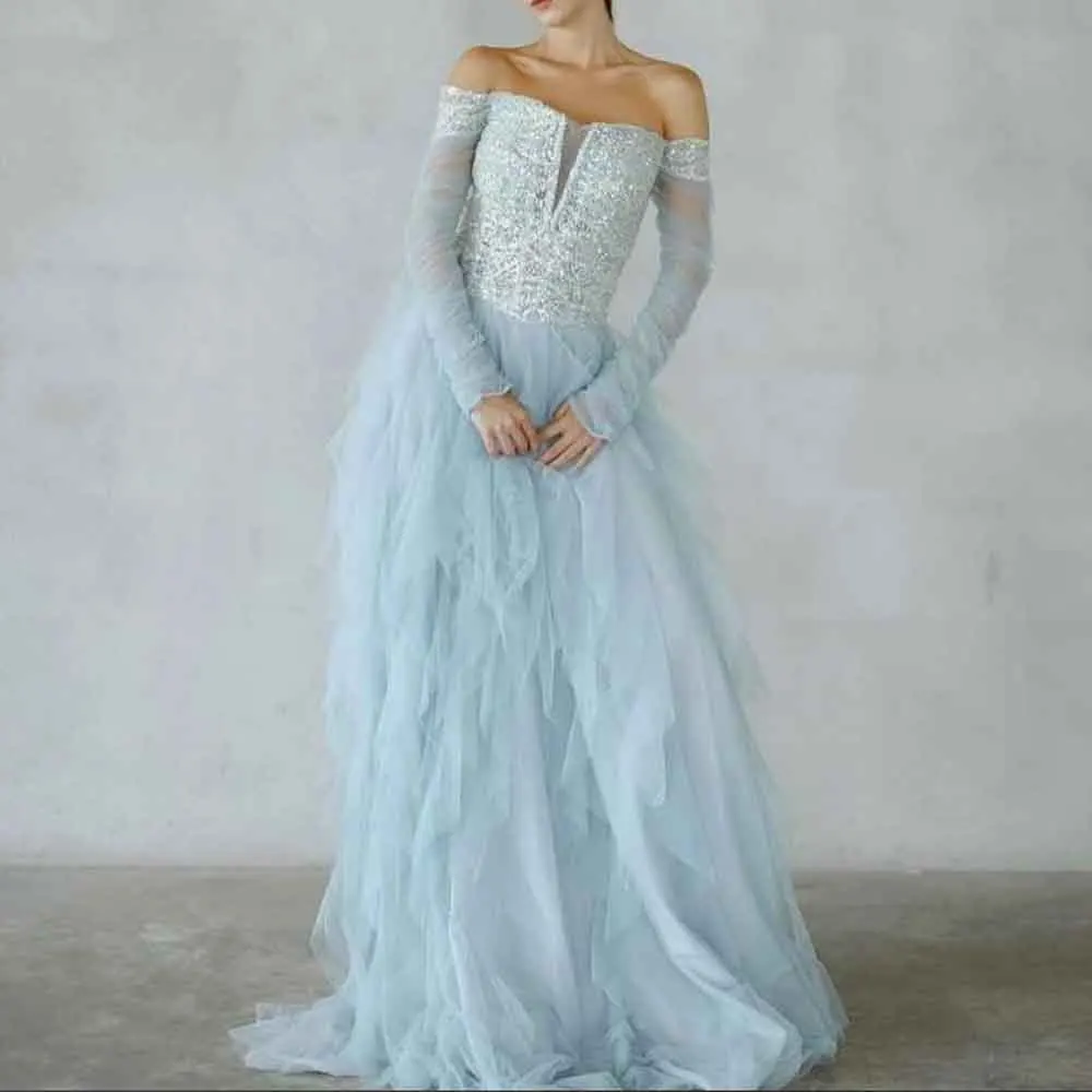 Maßgeschneidertes schulterfreies Abendkleid mit Rüschen und Pailletten, plissiertem Tüll, langes Abendkleid, himmelblaues Geburtstagsparty-Outfit