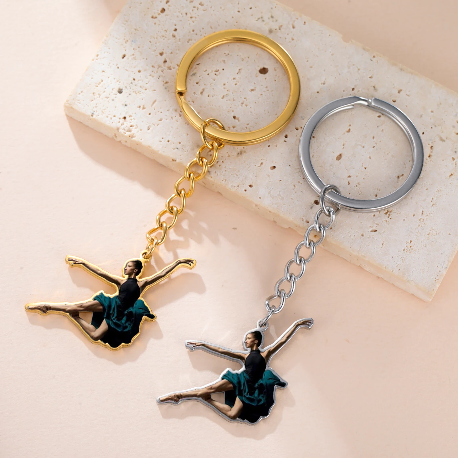 COOLTIME الملونة المطبوعة اليوغا المفاتيح سلسلة مفاتيح من الفولاذ المقاوم للصدأ أنيق إكسسوارات رياضية للجنسين مجوهرات لعشاق اليوغا