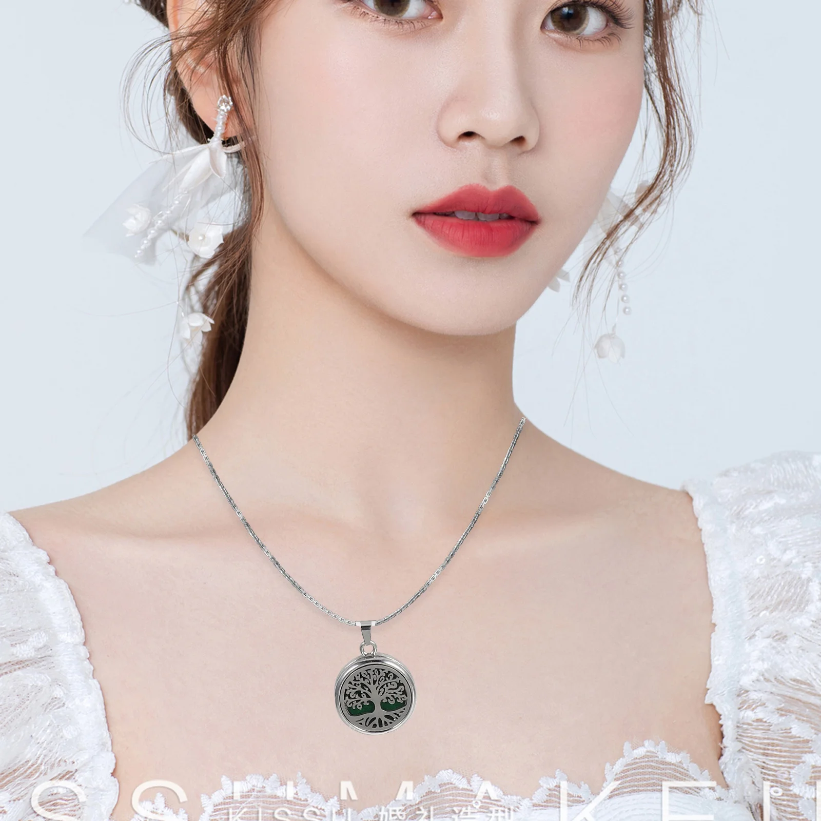 

1Set Stainless Steel Tree of Life Necklace Aromatherapy Diffuser Pendant with Adjustable Chain for Yoga Meditation