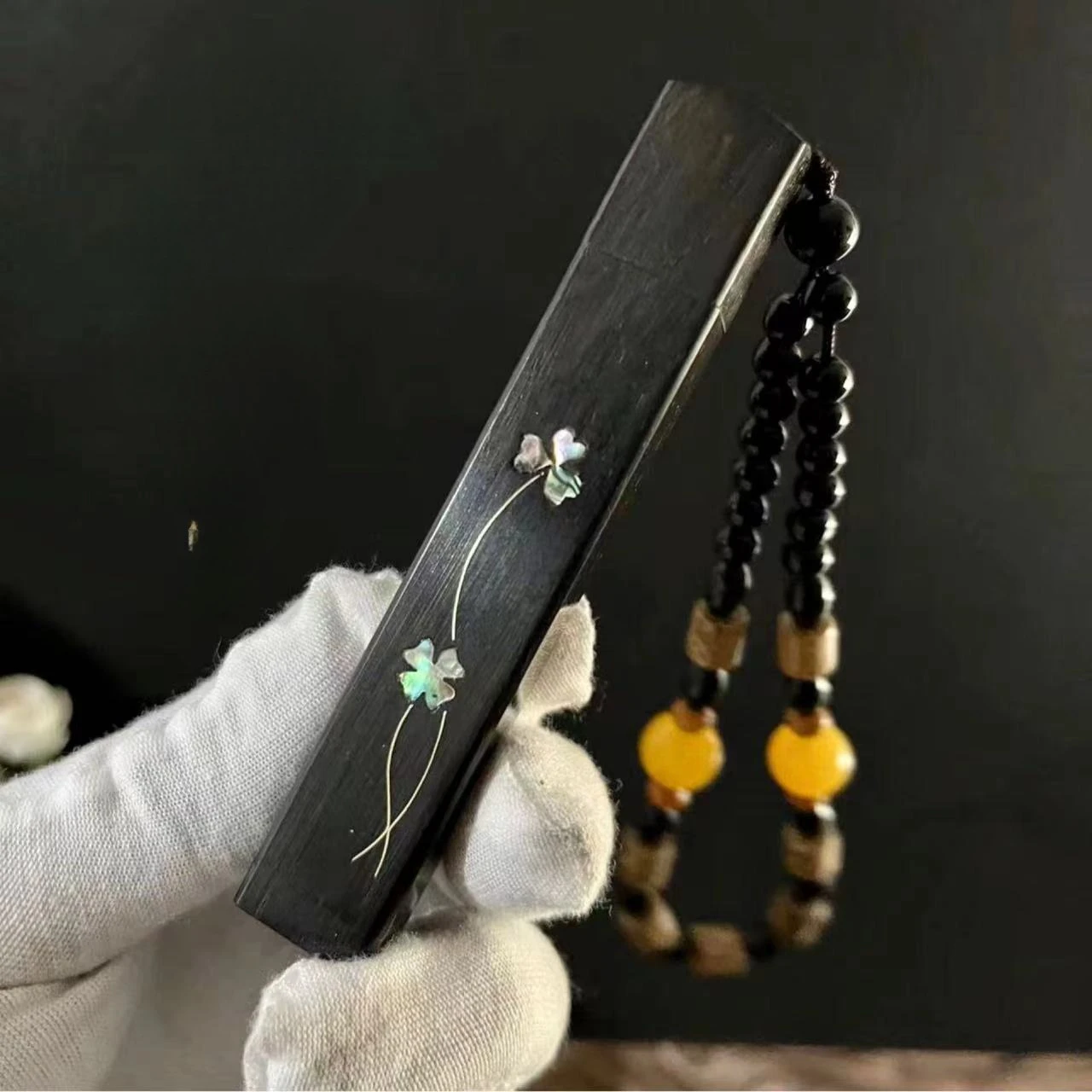

Black Sandalwood Fire Folding Retro Creative Windproof Blowing Charging Cigarette Lighter High-end Sensory Cigarette Accessories