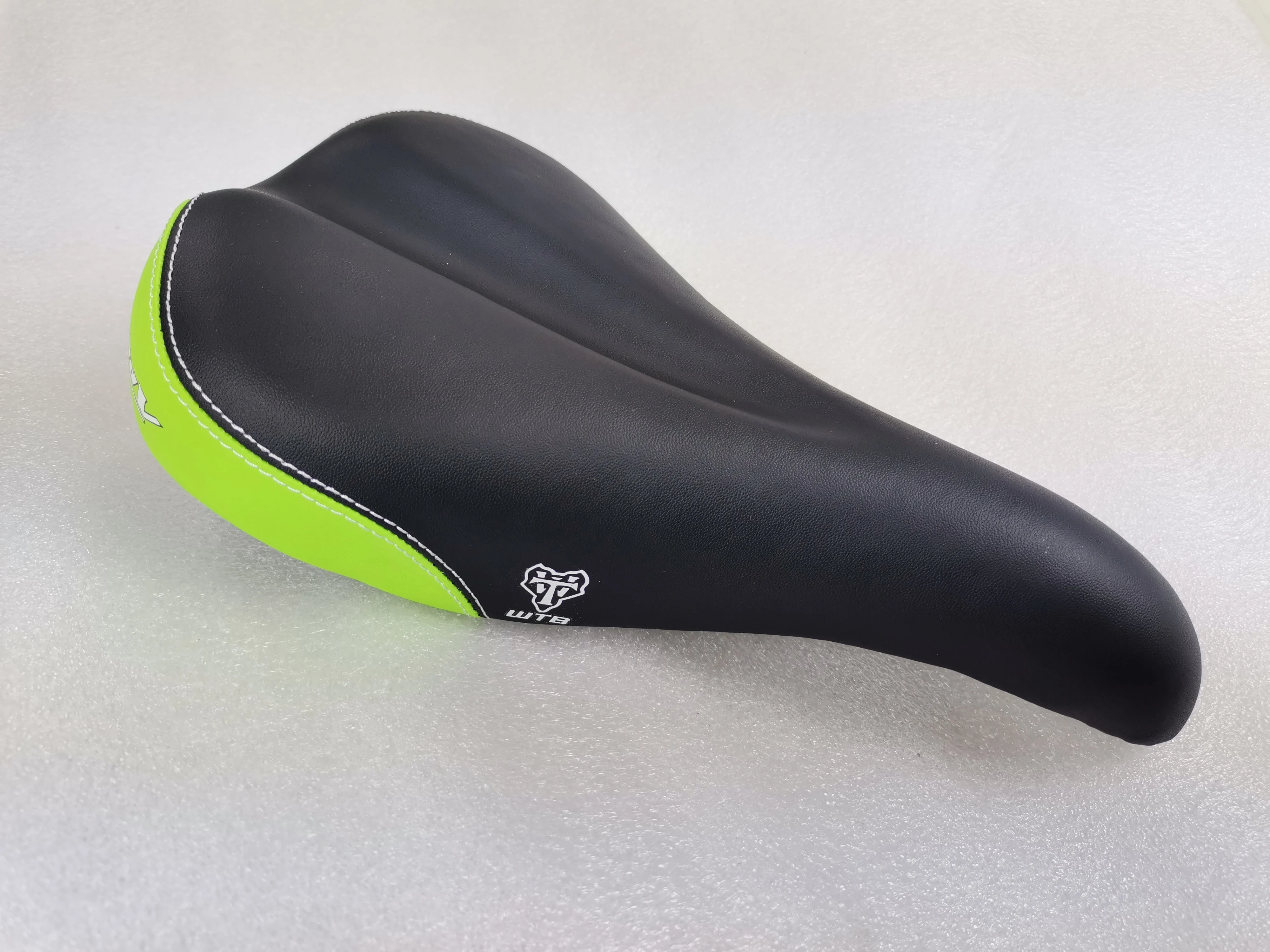 

NEW OLD STOCK WTB SPEED V SADDLE SEAT MTB CITY TOURING BIKE BLACK GREEN