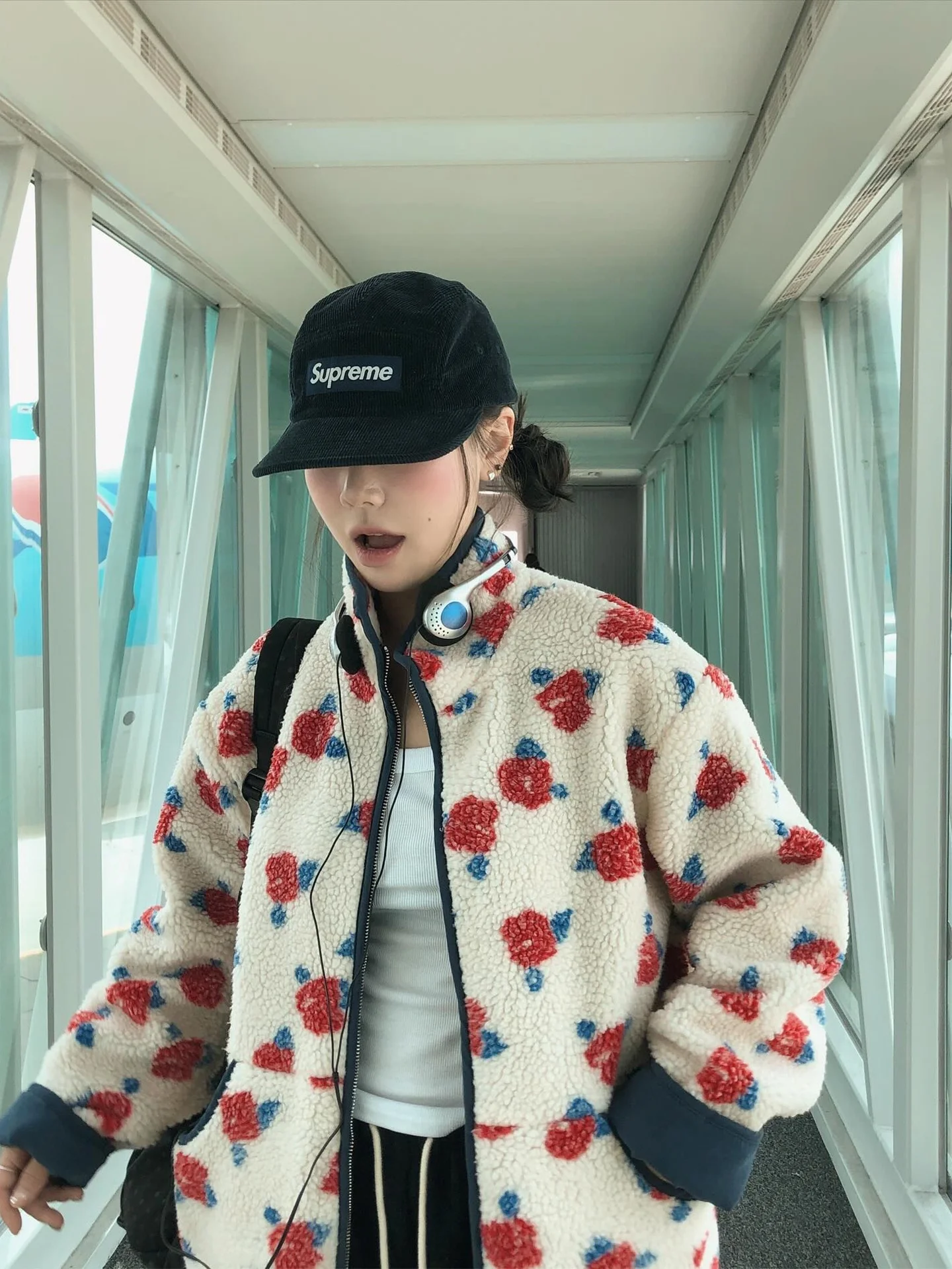 

Теплая бархатная куртка с принтом розы в стиле ретро, женская зимняя новая хлопковая одежда со свободным воротником, длинная свева на молнии