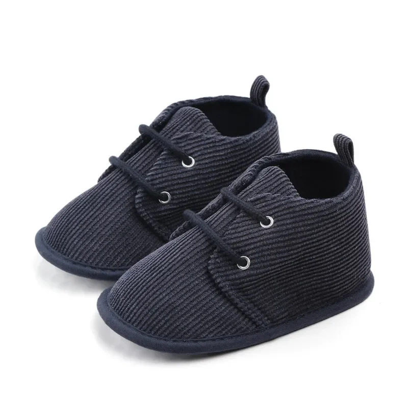 Scarpe per neonati fondo morbido antiscivolo tinta unita 2023 New Toddler Infant Outdoor Casual neonati culla First Walkers Sneakers