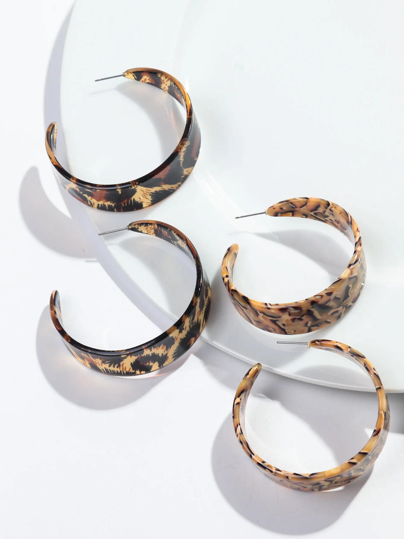 Vintage Acrylic Leo… - image