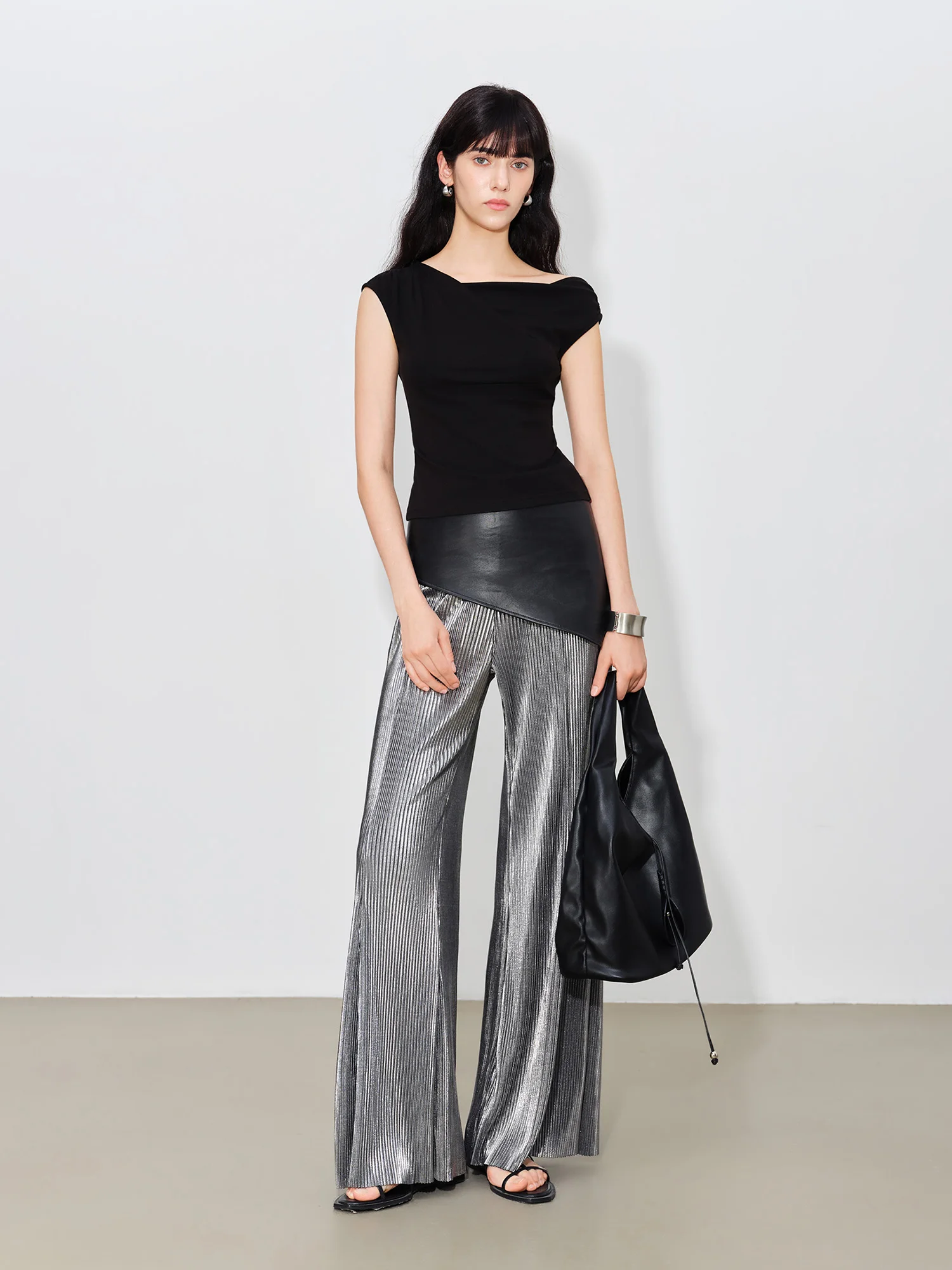 ZIQIAO 2026 New Summer Women‘s Textured Flare Leg Pants, Mid-Rise Pleated Relaxed Trousers for Effortless Chic & Soft Summer