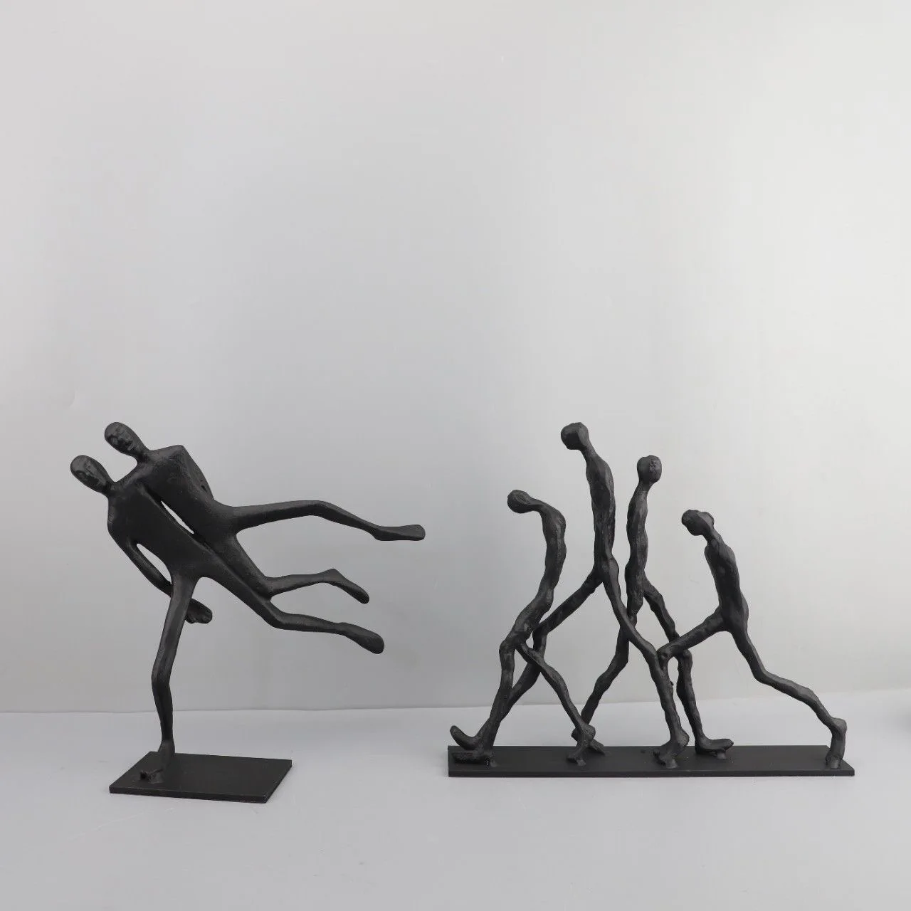 sculpture-de-figurine-en-metal-en-fer-abstrait-pour-homme-figurines-decoratives-noires-mouvement-statues-de-table-de-salle-de-maison-accessoires-de-decoration-d'article