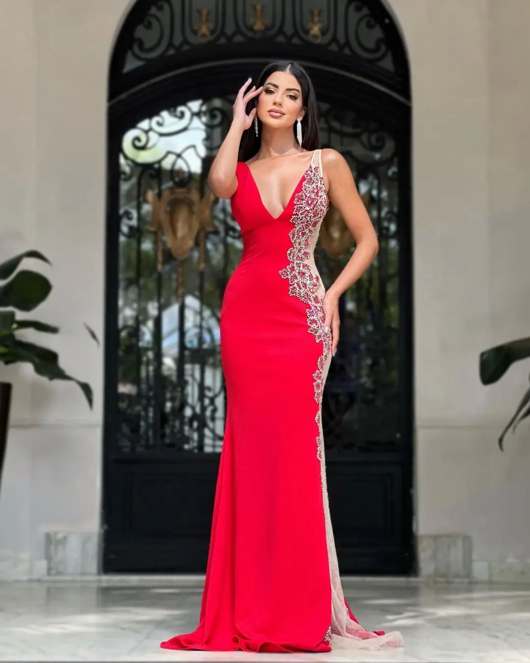 Sapmae V-neck Embroidery Sequined Beaded Sheath Floor-length Court Train Red Elegant Prom Formal Evenning Party Dress For Women