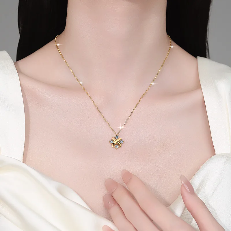 Luxury 100% Real 18k Gold Women's 4 Moissanite Diamond Pendant Necklace