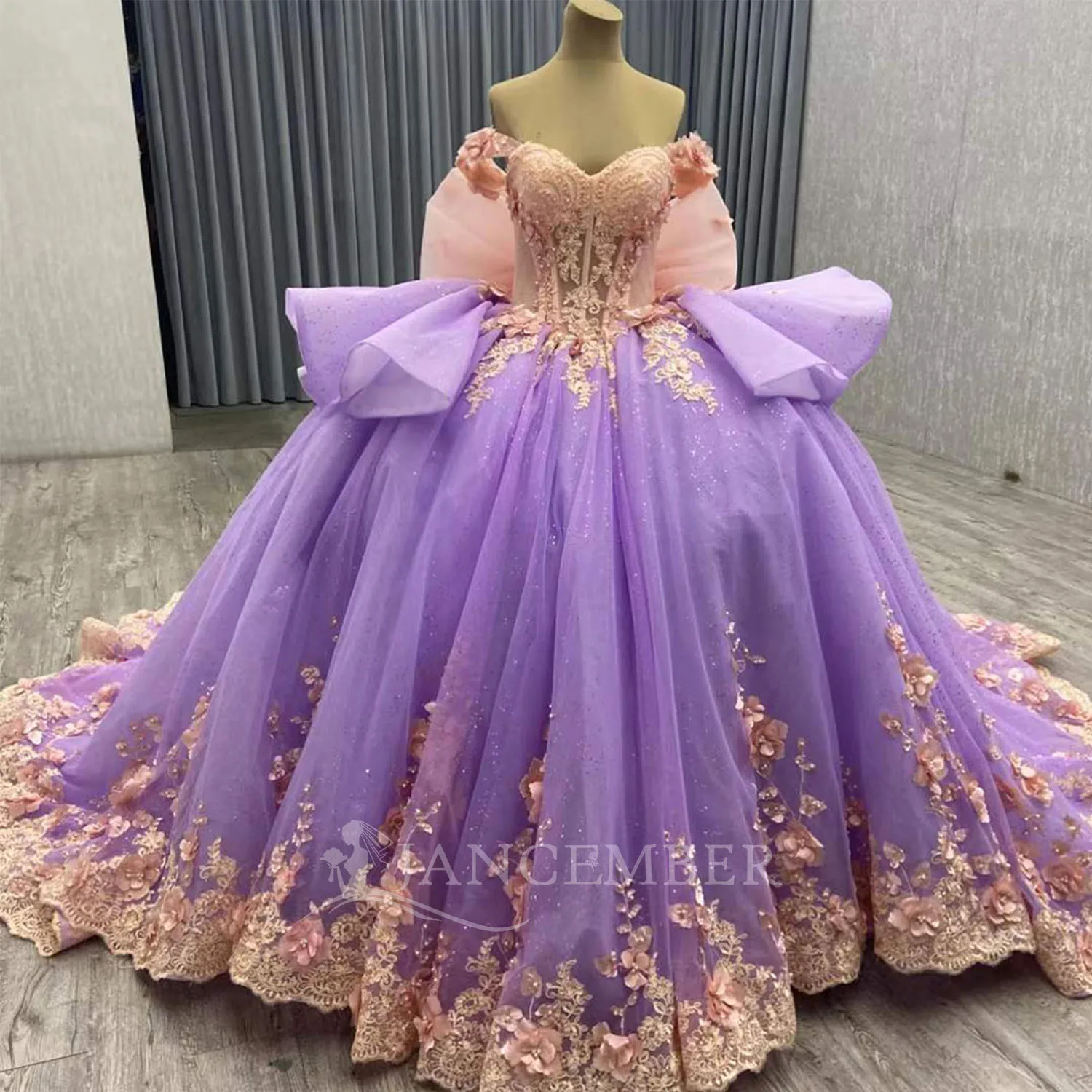 Princess Pueple Lace Beaded Pearl Ball Gown Quinceanera Dresses Celebrity Party Prom Gowns Graduation Vestido Customized