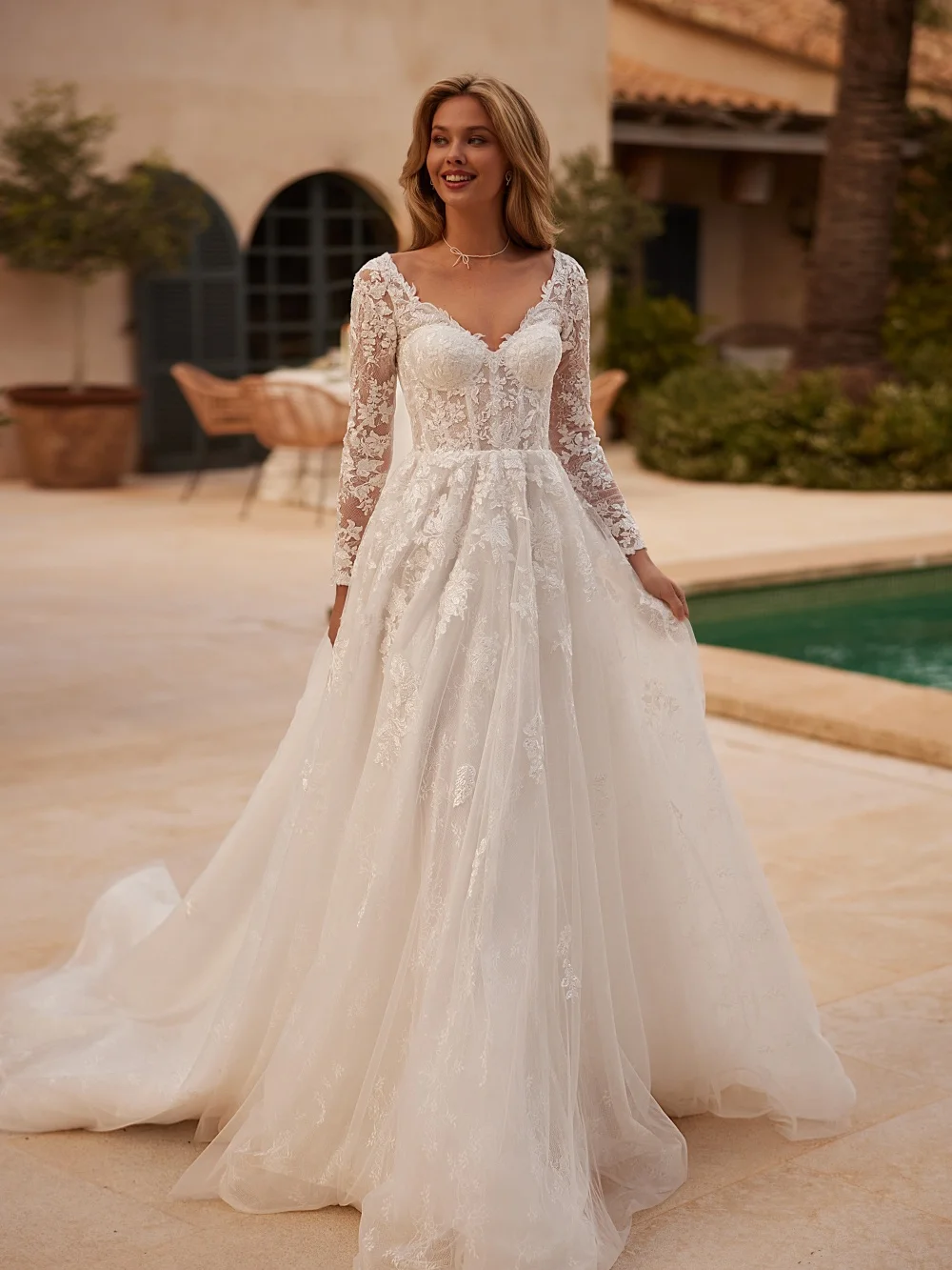 

Elegant Lace Wedding Dress 2026 Classic Appliquéd Church Bridal Gown Graceful A-Line Tulle Floor-Length Dress Customized